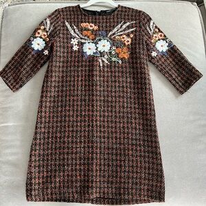 Zara Tweed Dress with floral embroidered design. Back zipped, midi knee